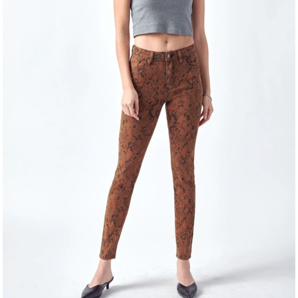 ANASTASIA HIGH RISE SUPER SKINNY JEANS kancan Fall Jeans - Picture 2 of 16